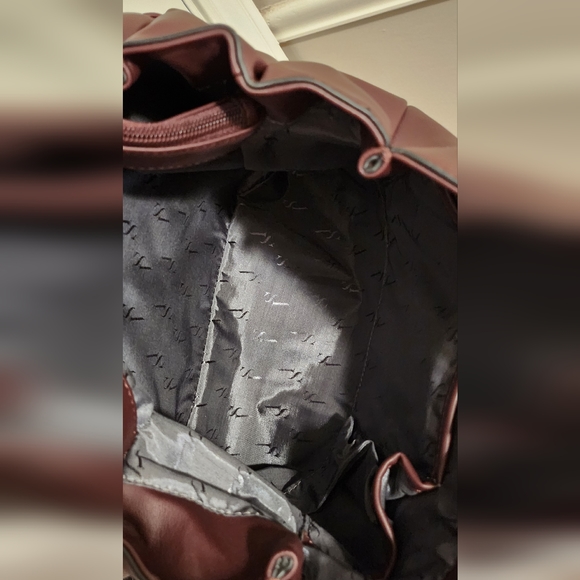 Simply Vera by Vera Wang Rockbridge Tote in Wine NWT  13" X 11" X 5.5" - Picture 14 of 17